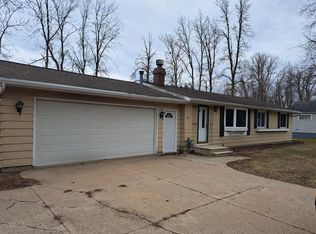 218 Lindsey Ave, Oconto, WI 54153