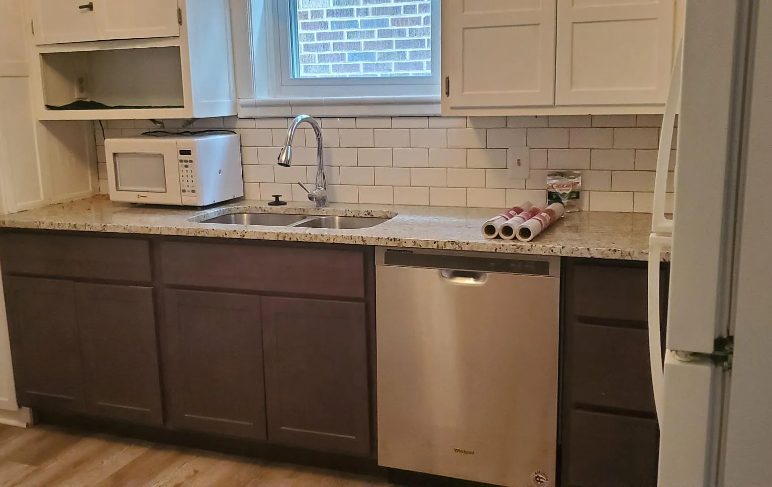 4945 Devonshire Ave — Photo 2