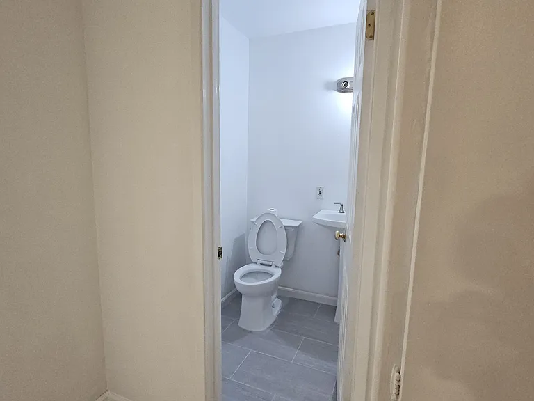 7855 Gardella Dr — Photo 7