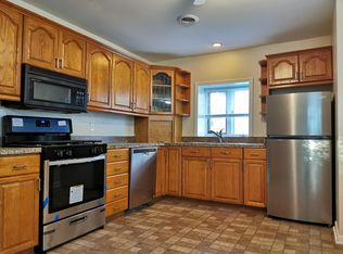 6330 Saline Dr #1, Waterford, MI 48329