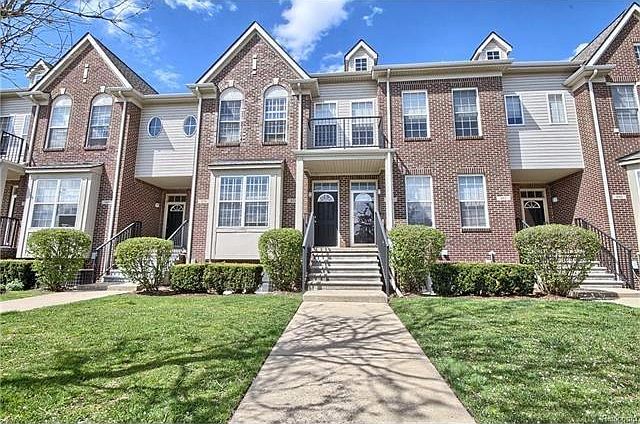1st image of 621 Summerfield Dr #204