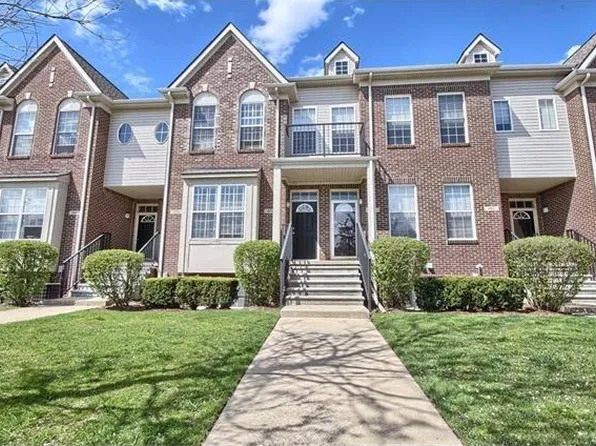 621 Summerfield Dr #204, Westland, MI 48185