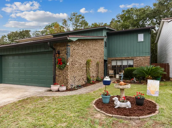 834 Holbrook Cir, Fort Walton Beach, FL 32547