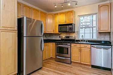 320 6th Street, #1