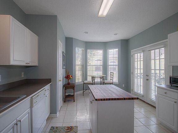 5th image of 2252 Beach Dr