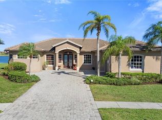 2225 Valencia Lakes Cir, Naples, FL 34120