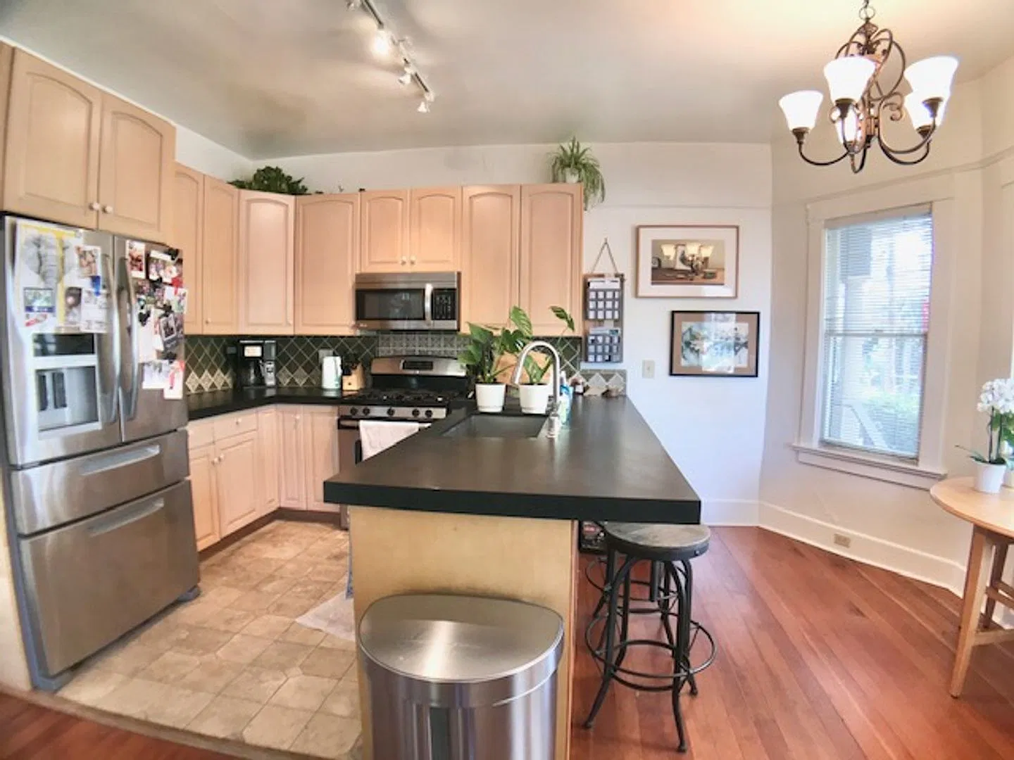 2 bed, 1.0 bath, 850 sqft, $3,850 — Photo 3