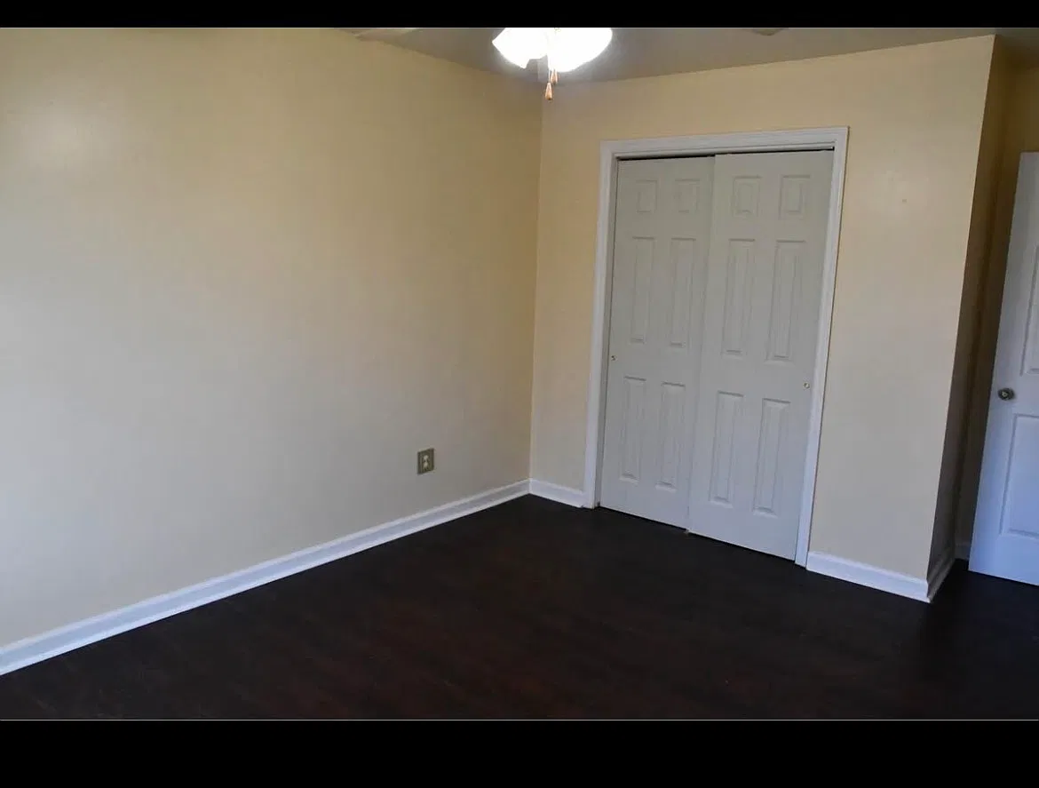 3 bed, 2.5 bath, 1584 sqft, $2,000 — Photo 2
