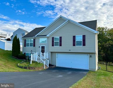 110 Lynne Dr, Mount Wolf, PA, 17347
