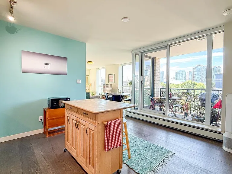 189 Keefer St #505 — Photo 4