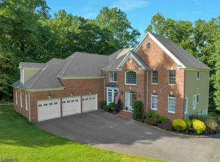 4 Gideon Ct, Flemington, NJ 08822