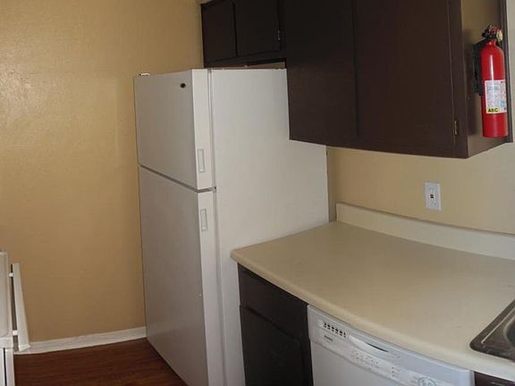 3rd image of 4808 Rainbow Cir APT 2