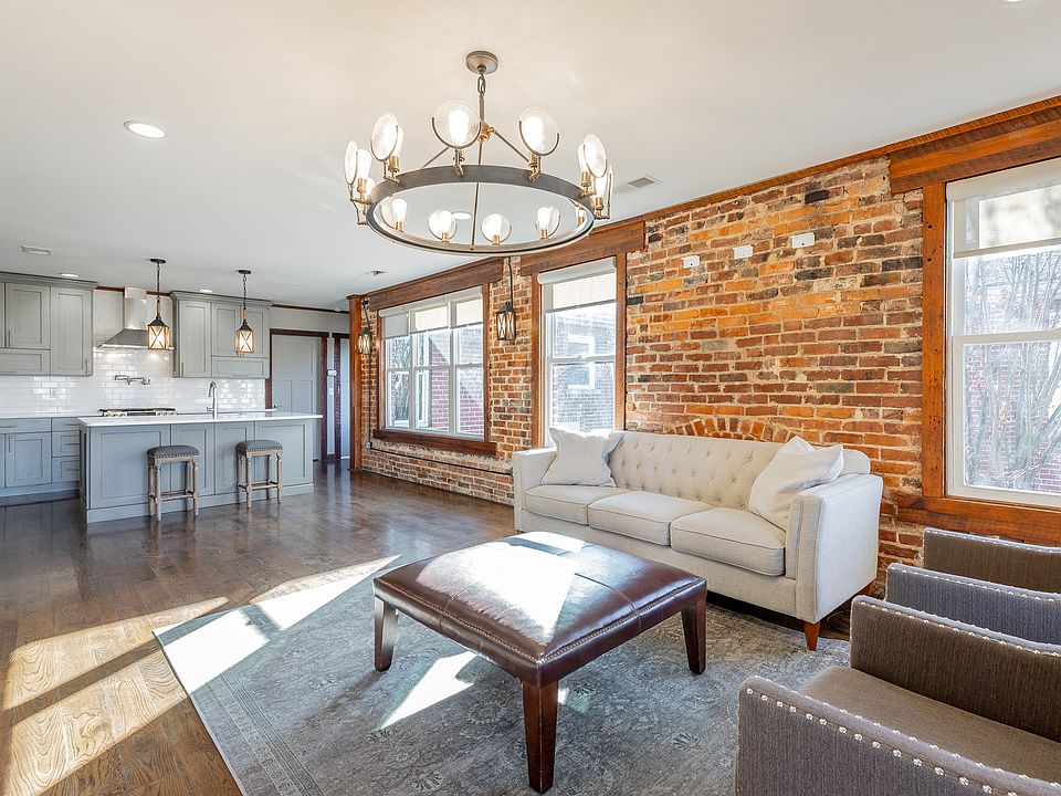 1st image of 292 Woodland Ave #292