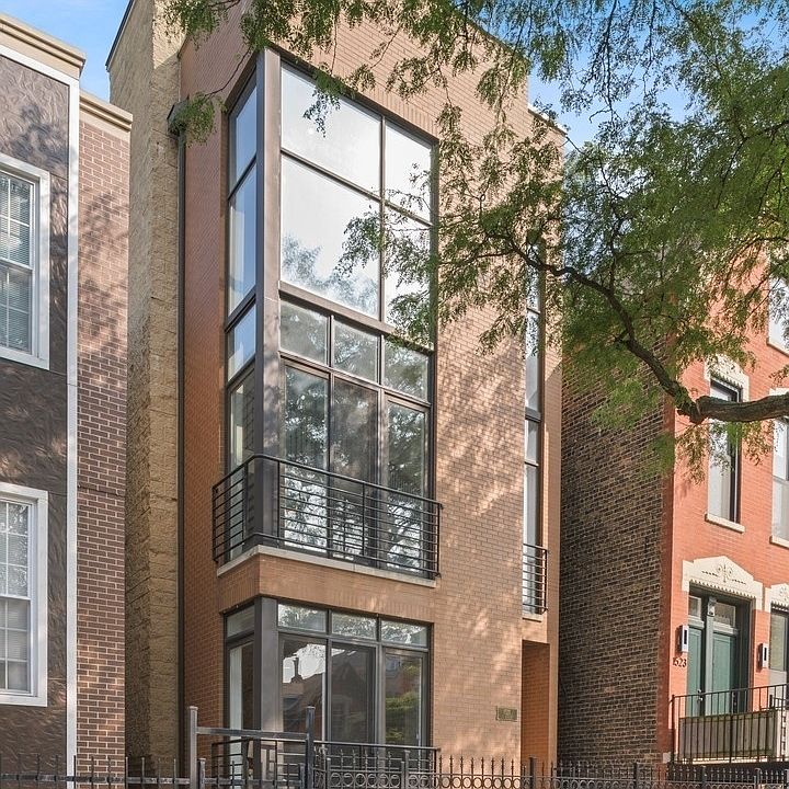 1st image of 1525 N Wood St #1