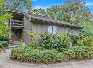 8766 Sleepy Hollow Dr, Saline, MI