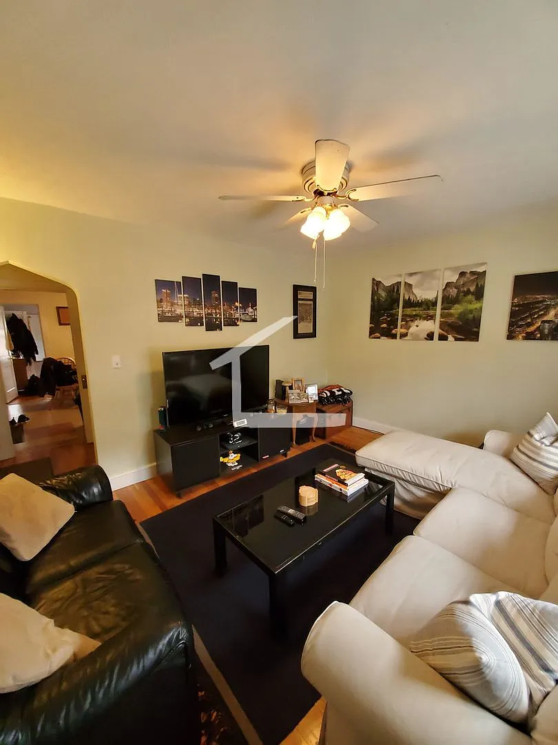 Nice 1 bed in Oak Square — Photo 1
