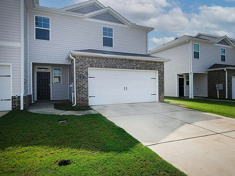 121 Maple Spring Trl — Photo 1