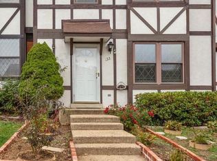 55 Millard Ct, Sterling, VA 20165
