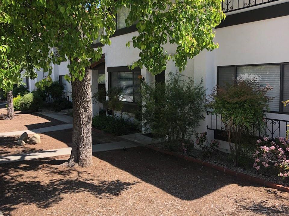 1st image of 107 W Oak St #4