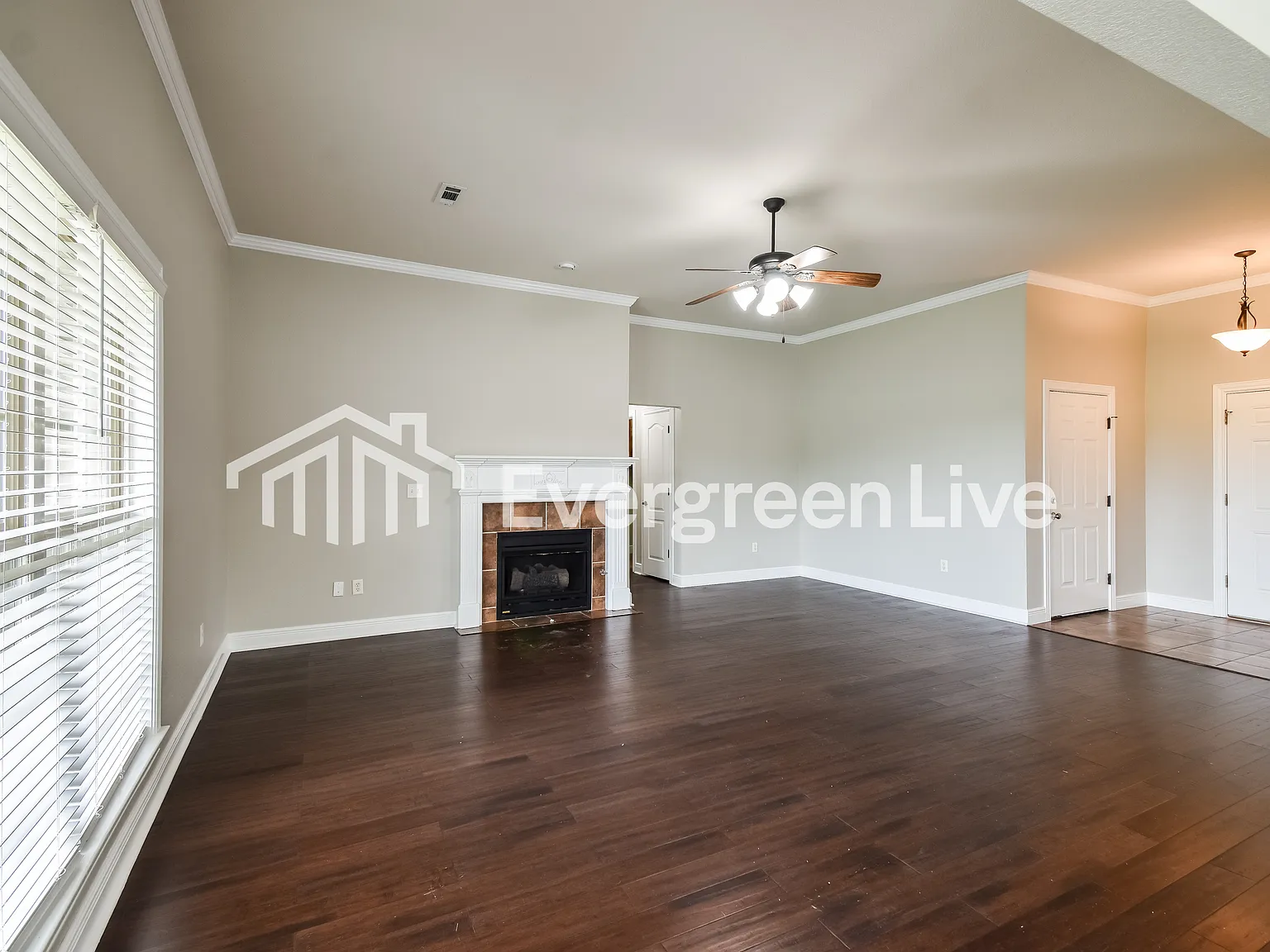 4 bed, 2.0 bath, 1932 sqft, $1,745 — Photo 3