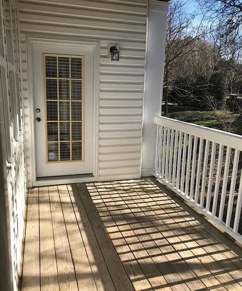 5601 Fairview Rd — Photo 8