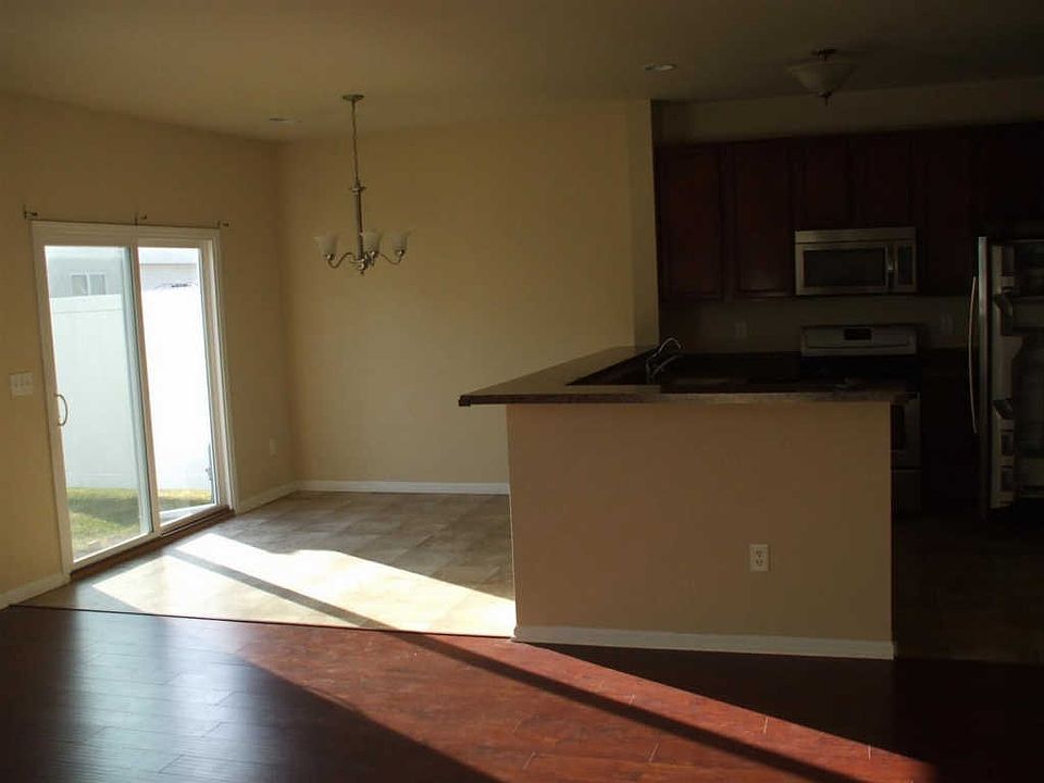 2nd image of 7585 E 111th Ln