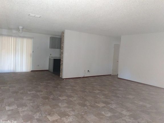 4th image of 275 Bayshore Dr