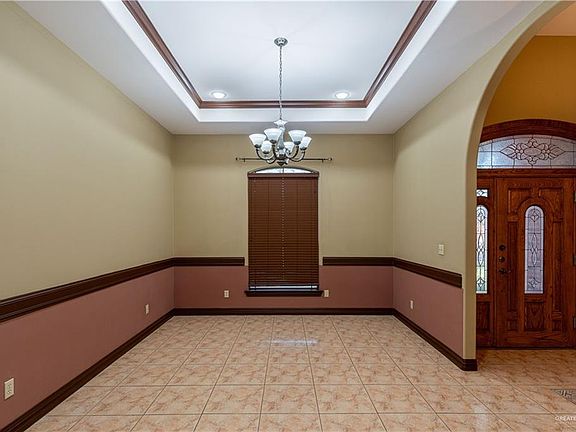 3rd image of 3714 Inez St