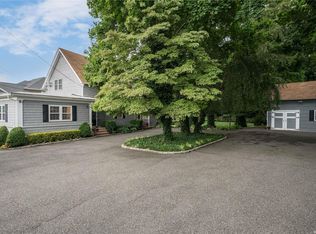 315 Melville Rd, Farmingdale, NY 11735
