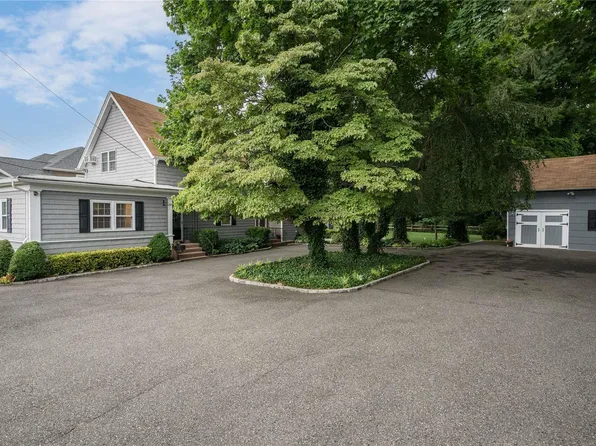 315 Melville Road, Farmingdale, NY 11735