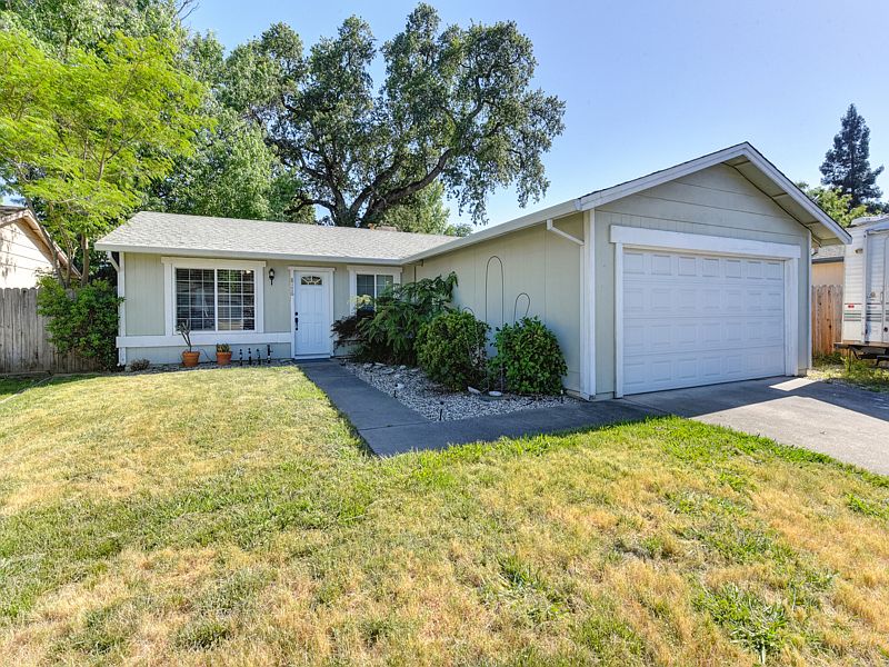 1st image of 8176 Villa Oak Dr