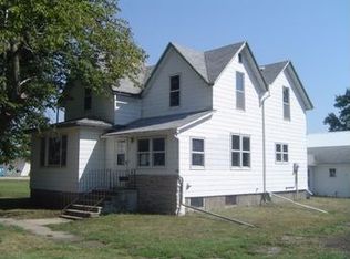 111 S Center St, Ceylon, MN 56121