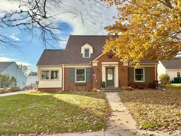 115 N Main St, Walnut, IL 61376
