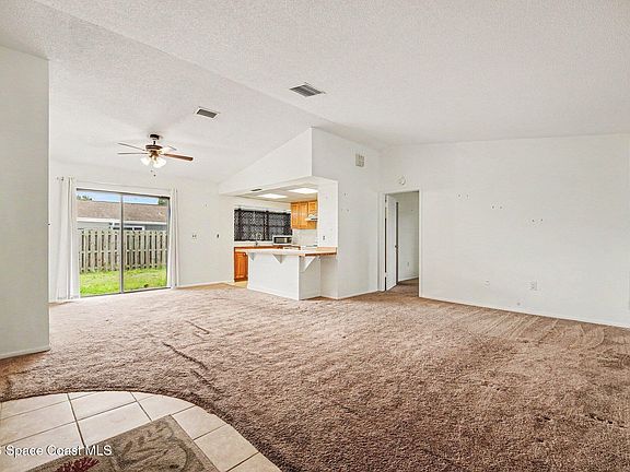 5th image of 2106 Tarrytown Ln NE