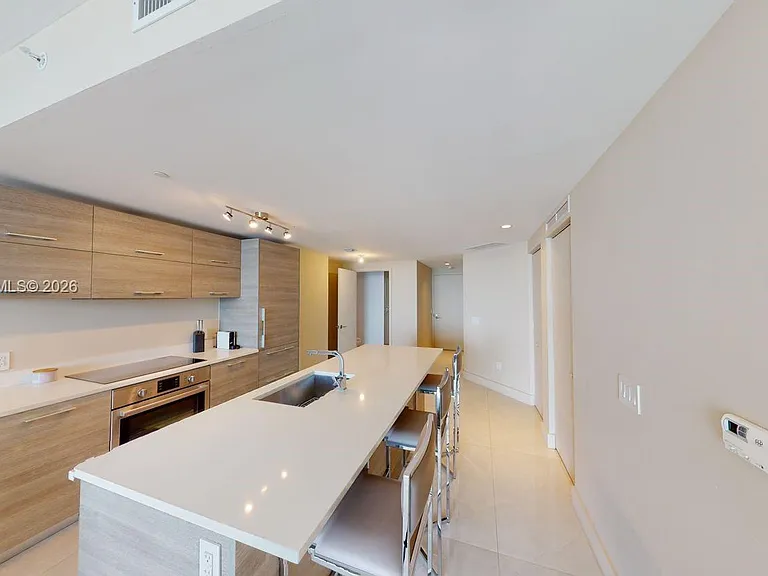 650 NE 32nd St #2005 — Photo 16