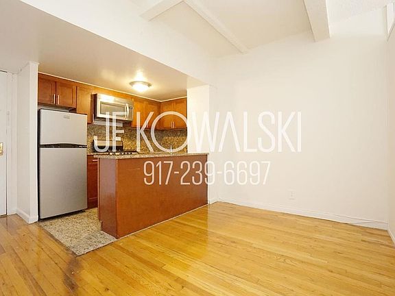 2nd image of 156 Bleecker St #8HE