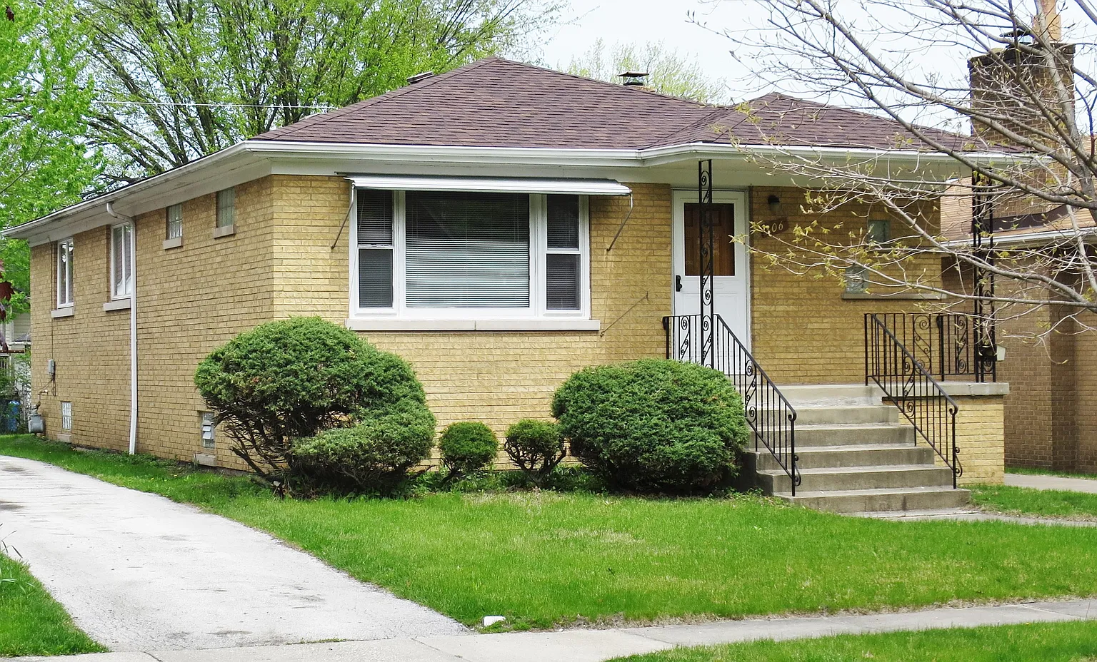 306 Ruth St photo 1