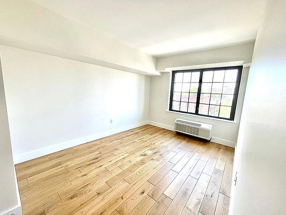 5th image of 504 Myrtle Ave Unit 6Y