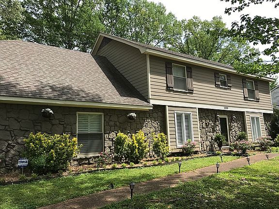 3rd image of 1388 Brookside Dr