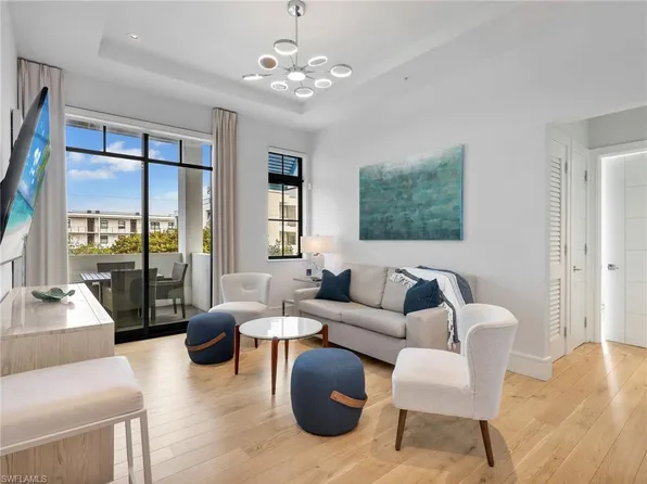 101 8th ST S #201, NAPLES, FL 34102