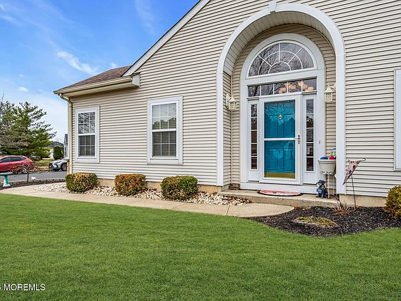 2nd image of 7 Murano Road