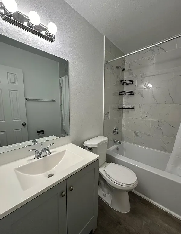 2 bed, 900 sqft, $1,795 — Photo 3