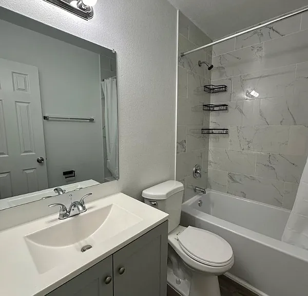 3616A NE 11th Ave #A — Photo 3