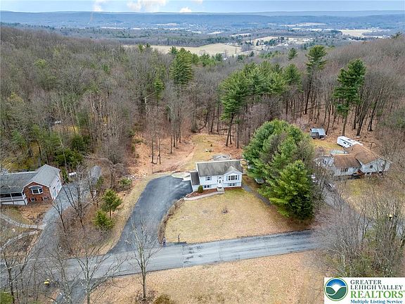 3rd image of 275 Sundance Rd