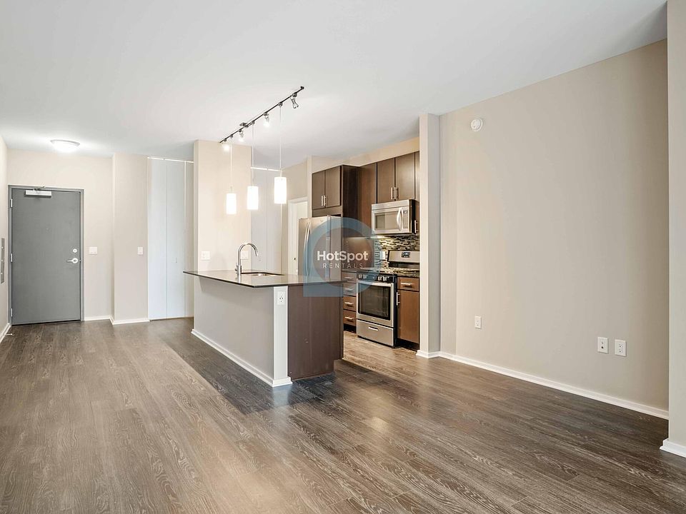 1st image of 622 W Randolph St #1405