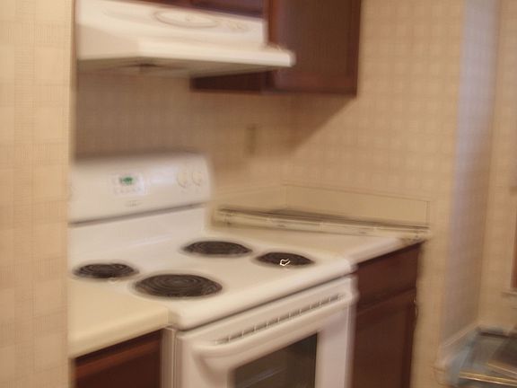 4th image of 709 Brook Meadow Ct