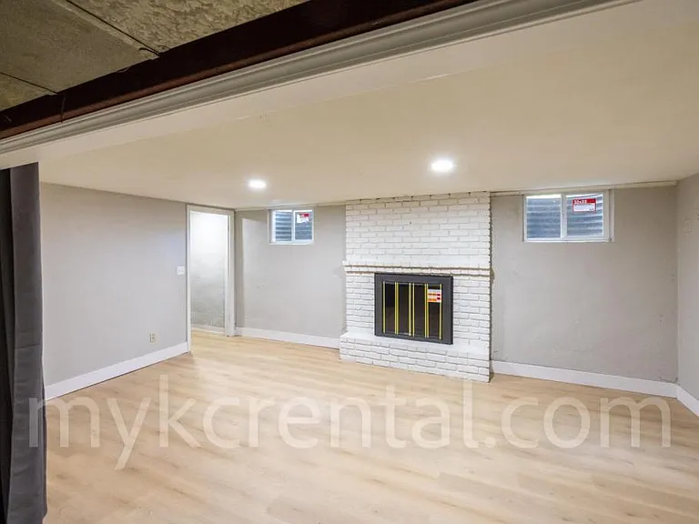 9108 W 95th St — Photo 15