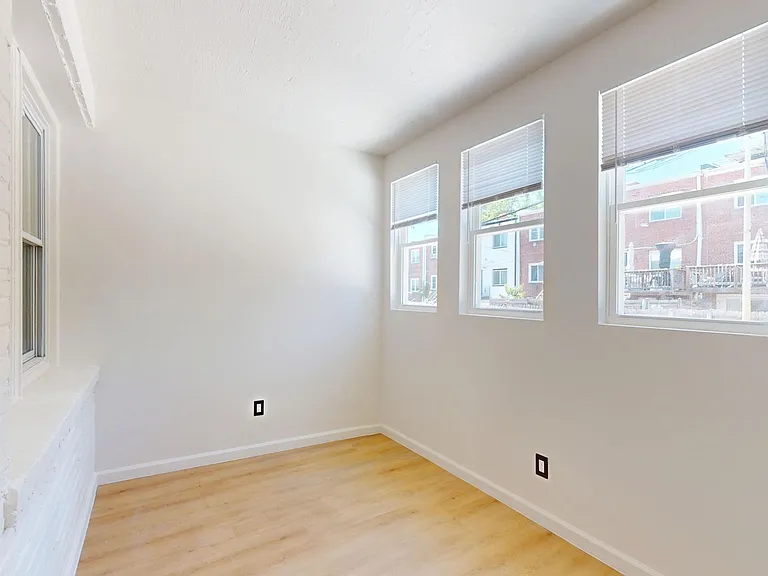 1318 Holbrook Street NE — Photo 10
