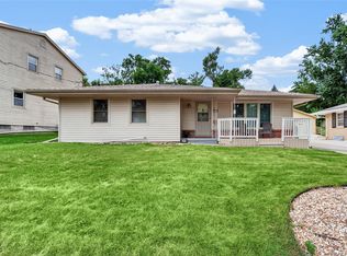 3220 78th St, Urbandale, IA 50322