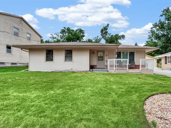 3220 78th St, Urbandale, IA 50322